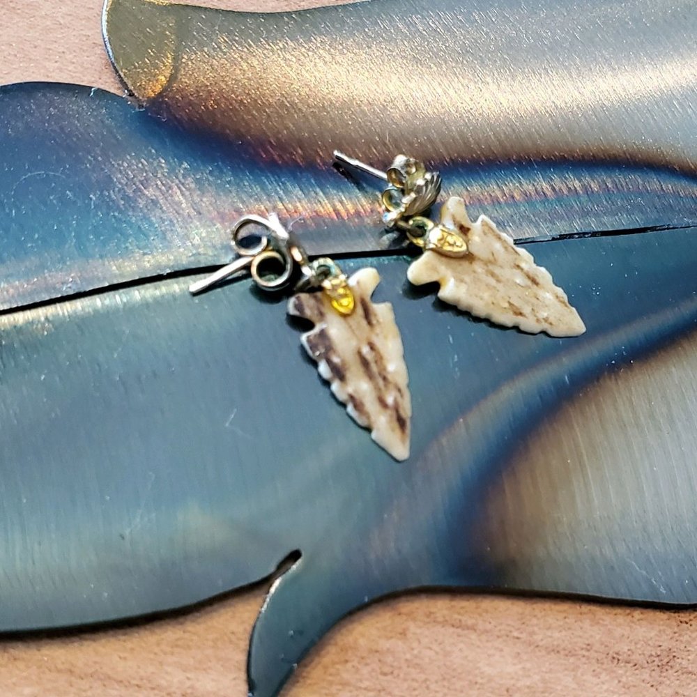 Natural Looking Vintage Arrowhead Earrings